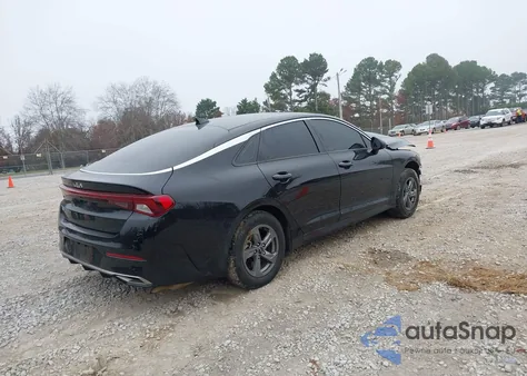 2022 Kia K5 Lxs z USA, uszkodzony, nr VIN 5XXG14J27NG084018